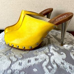 Gorgeous yellow Dolce and Gabbana mule heels